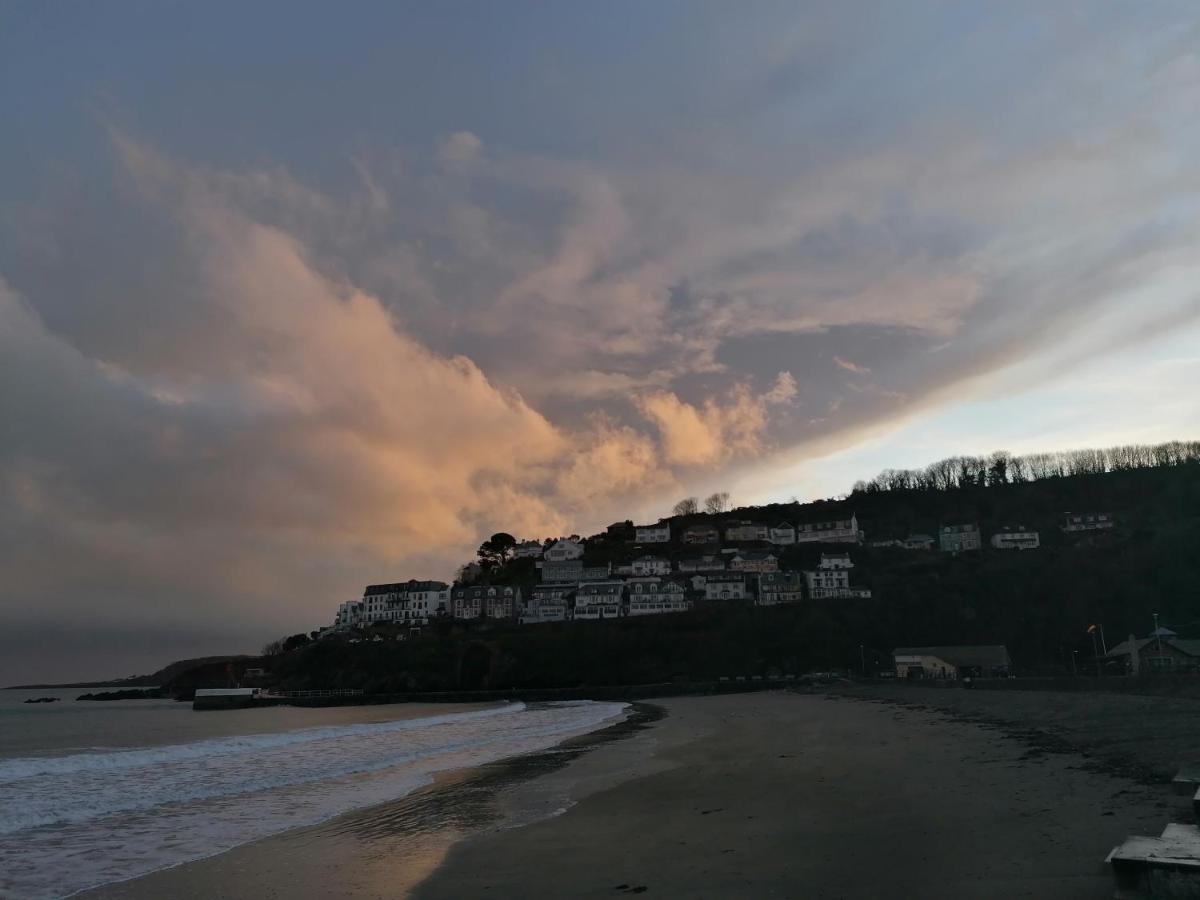 Schooner Point Guest House 루 외부 사진