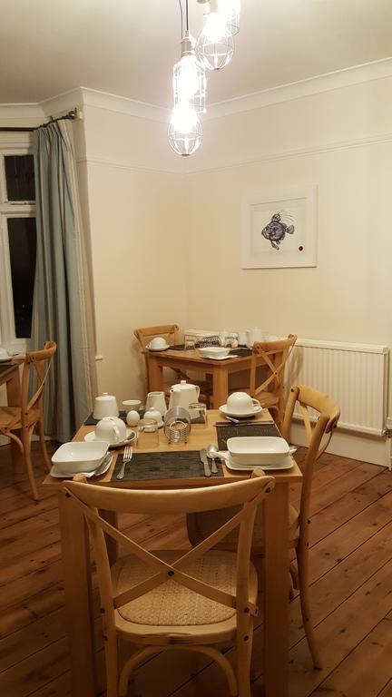 Schooner Point Guest House 루 외부 사진